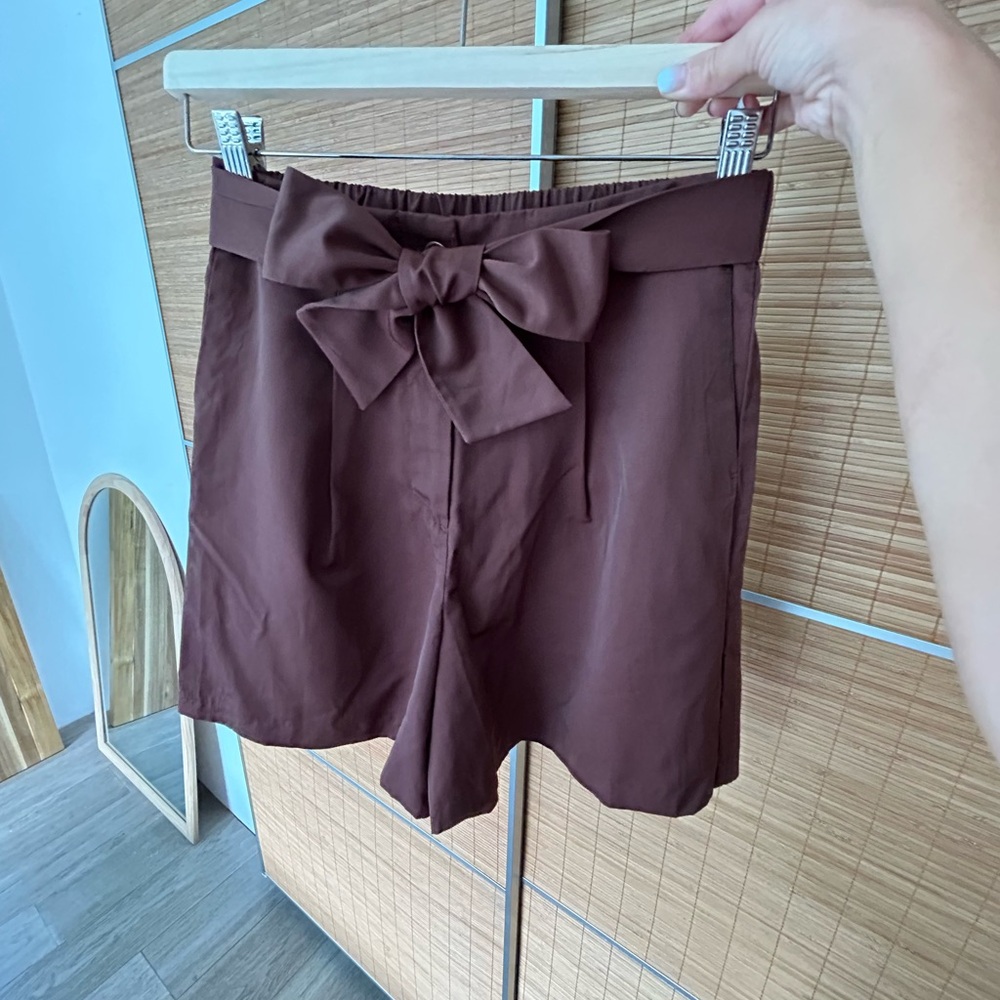 Shorts in chocolate colour